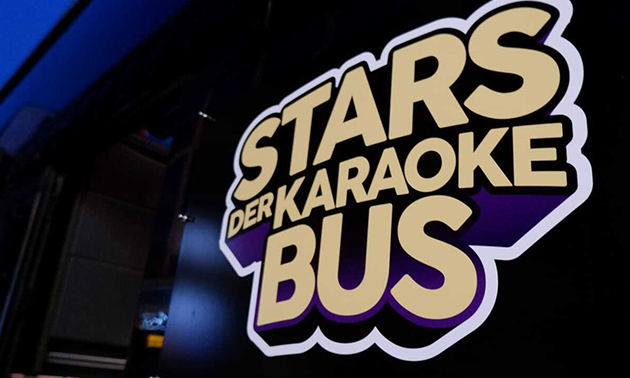 Stars Der Karaoke Bus Fahrt Im Karaoke Bus Koln 90 Minuten Save 48 In Koln With Social Deal