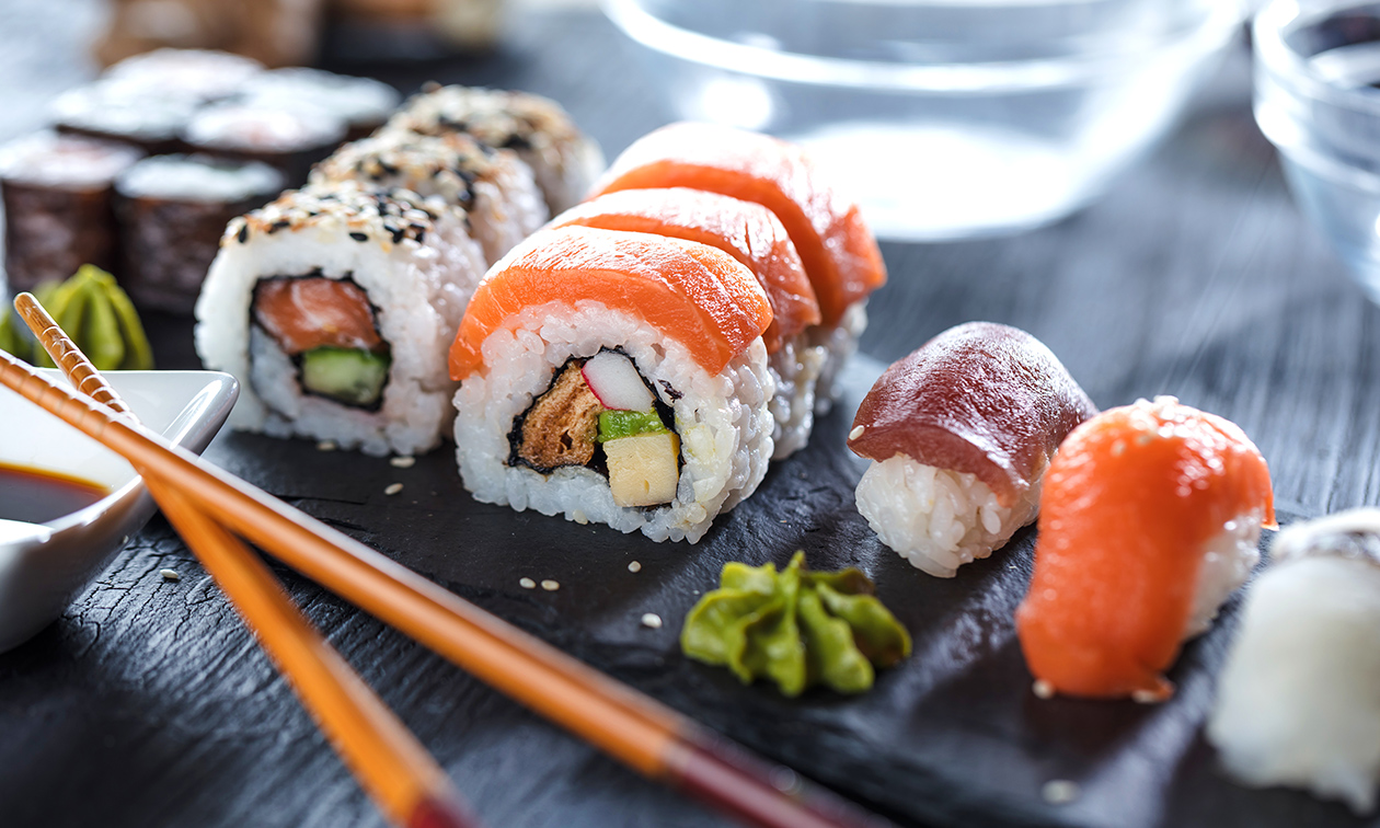 Sushibox (24, 26 of 52 stuks) of shared dining-diner om af te halen bij Fusion Proeven